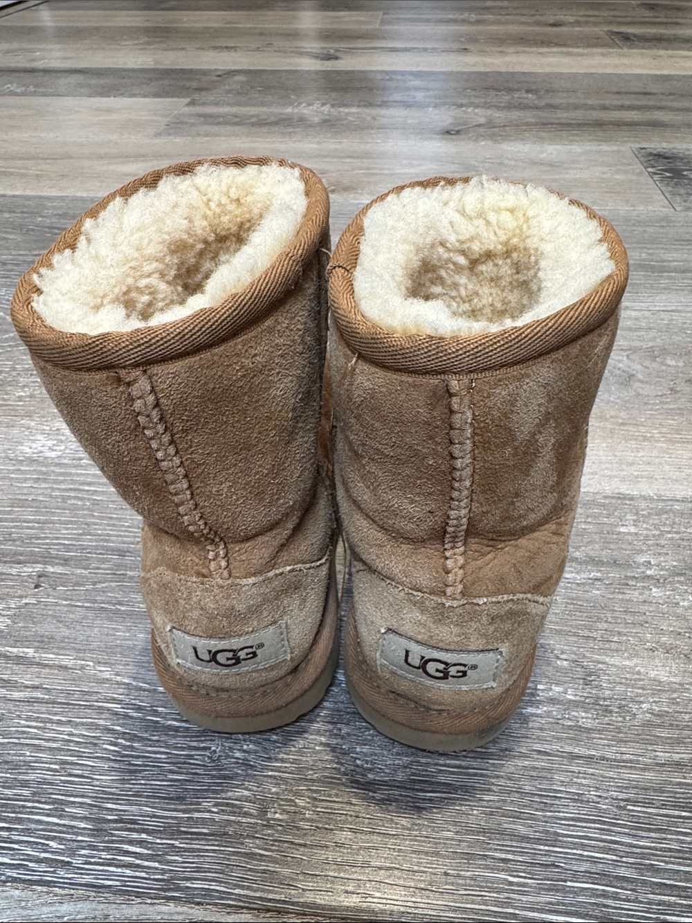 UGG Kids Classic Short Sheepskin Boots - Chestnut/Tan